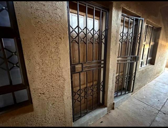 0 BEDROOM PROPERTY TO RENT IN PROTEA GLEN